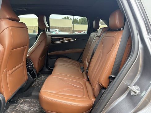 Used 2022 Lincoln Nautilus Reserve AWD/4WD image 9