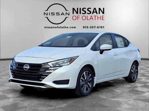 New 2025 Nissan Versa SV w/ Trunk Package FWD image 1