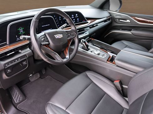 Used 2021 Cadillac Escalade Luxury AWD/4WD image 10