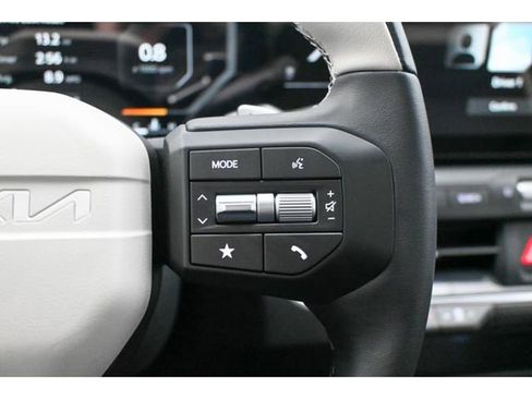 New 2025 Kia K4 GT-Line image 23