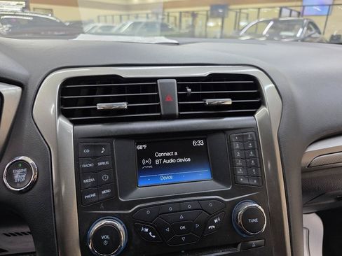 Used 2018 Ford Fusion SE FWD image 28