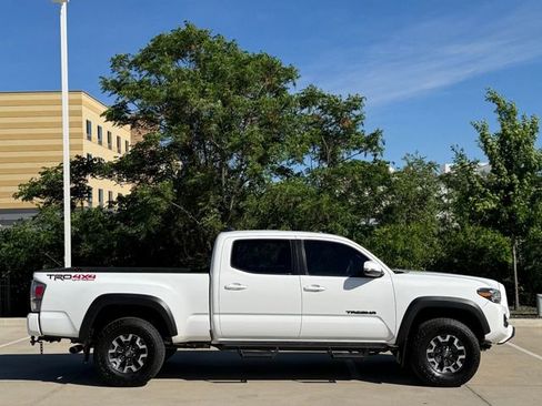 Used 2023 Toyota Tacoma TRD Off-Road w/ Technology Package AWD/4WD image 6