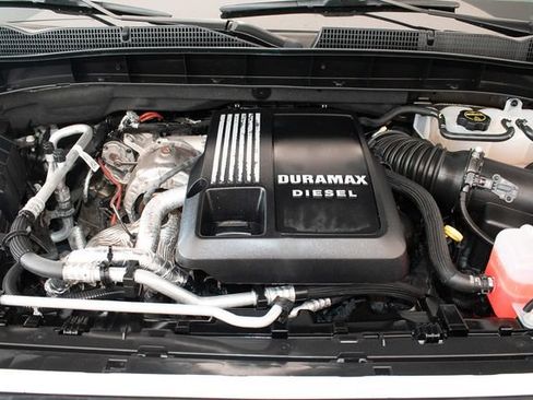 Used 2024 GMC Sierra 1500 AT4 w/ Technology Package AWD/4WD image 3