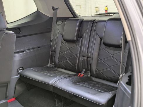 Used 2024 Volkswagen Atlas SE AWD/4WD image 14
