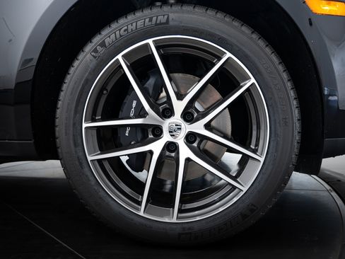 New 2025 Porsche Macan image 11