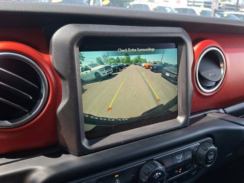 Used 2021 Jeep Wrangler Unlimited Rubicon AWD/4WD image 27