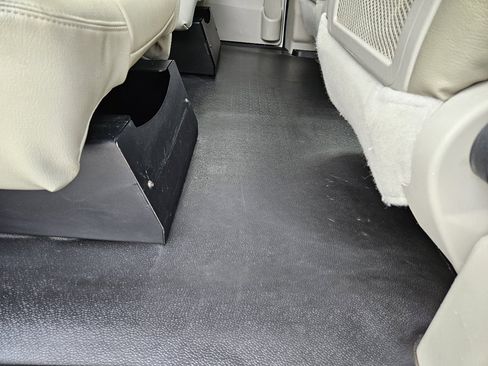 Used 2018 Dodge Grand Caravan SE image 33