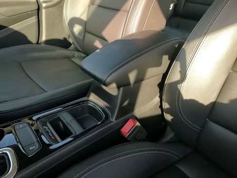 Used 2017 Chevrolet Cruze Premier w/ Enhanced Convenience Package image 21