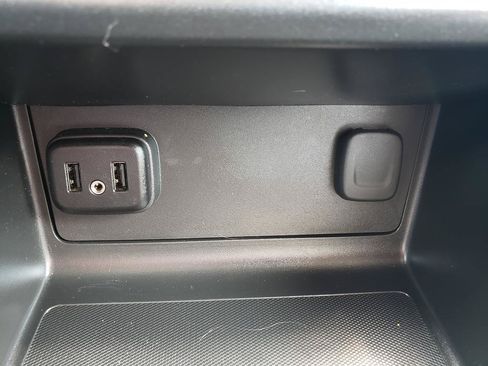 Used 2022 Chevrolet Colorado Z71 AWD/4WD image 21