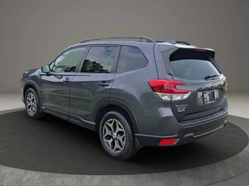 Used 2022 Subaru Forester Premium AWD/4WD image 4