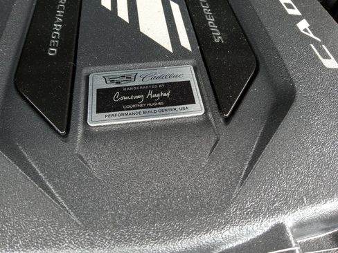 Used 2025 Cadillac Escalade V AWD/4WD image 30