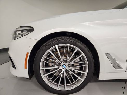 Used 2020 BMW 530i w/ Premium Package RWD image 10