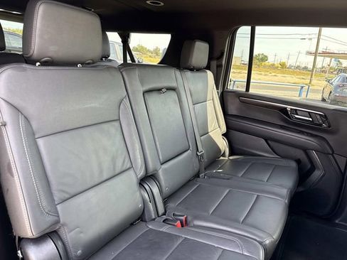 Used 2025 Chevrolet Suburban Z71 AWD/4WD image 25