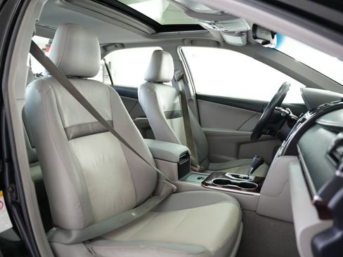 Used 2012 Toyota Camry XLE w/ Leather Pkg FWD image 54