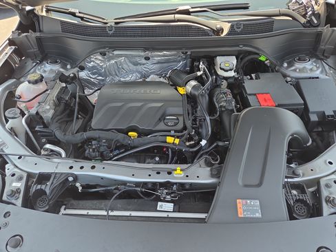 Used 2025 Chevrolet Trax LS FWD image 31