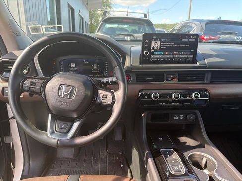 Used 2024 Honda Pilot Elite image 24