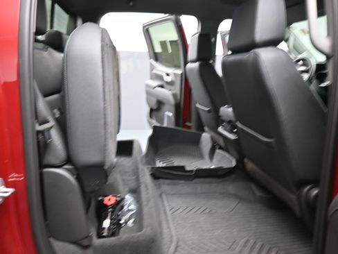 Used 2025 Chevrolet Silverado 1500 LT Trail Boss w/ Dark Appearance Package AWD/4WD image 19