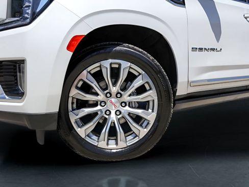 Used 2023 GMC Yukon Denali AWD/4WD image 4