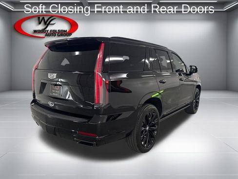 Used 2026 Cadillac Escalade Platinum Sport w/ LPO, ONYX Package AWD/4WD image 6