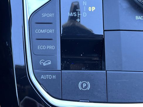 Used 2025 BMW X4 xDrive30i image 9