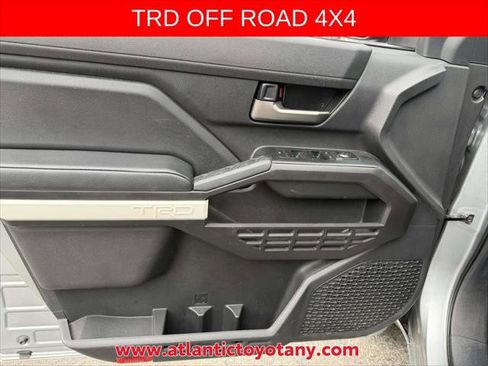 Certified 2024 Toyota Tacoma TRD Off-Road AWD/4WD image 17