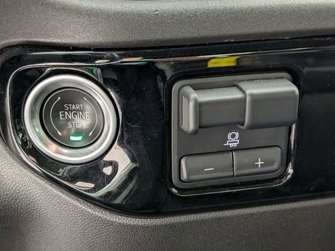 Certified 2024 Chevrolet Silverado 2500 LT AWD/4WD image 22