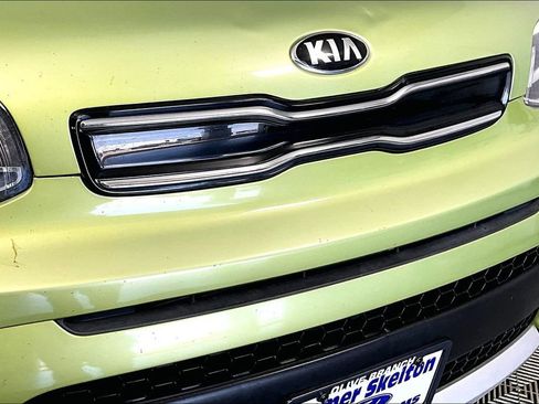 Used 2017 Kia Soul + image 28