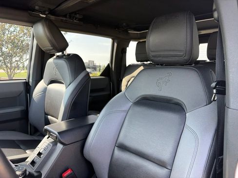 Used 2023 Ford Bronco Black Diamond w/ Sasquatch Package AWD/4WD image 47