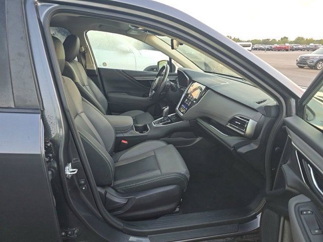 Used 2025 Subaru Outback Onyx Edition AWD/4WD image 13