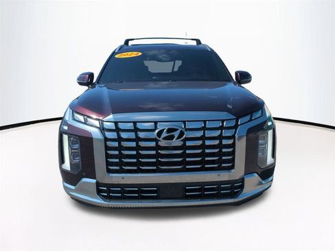 Used 2024 Hyundai Palisade Calligraphy FWD image 3