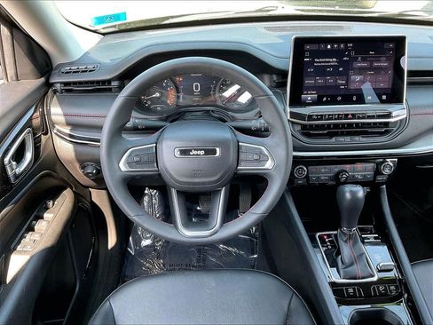 Used 2022 Jeep Compass Trailhawk AWD/4WD image 16