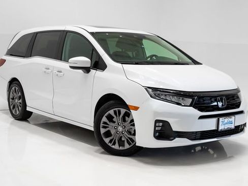 Used 2026 Honda Odyssey Touring image 6