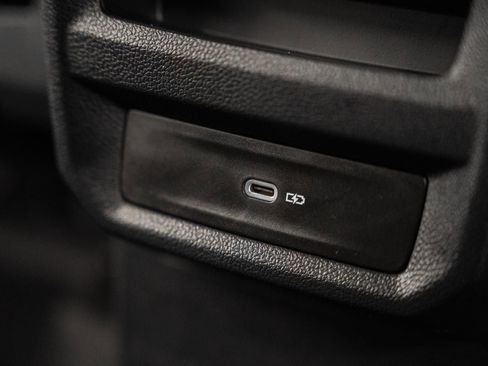 Used 2024 Volkswagen Taos SE AWD/4WD image 37