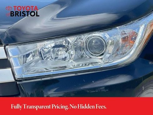 Used 2018 Toyota Highlander Plus AWD/4WD image 9