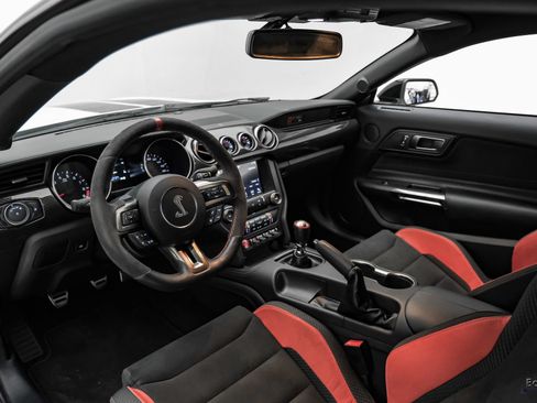 Used 2019 Ford Mustang Shelby GT350R w/ GT350R Equipment Group 920A RWD image 3