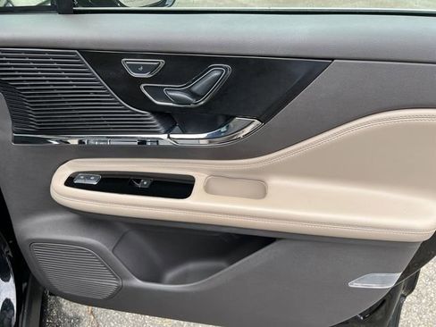 Certified 2022 Lincoln Corsair FWD image 17