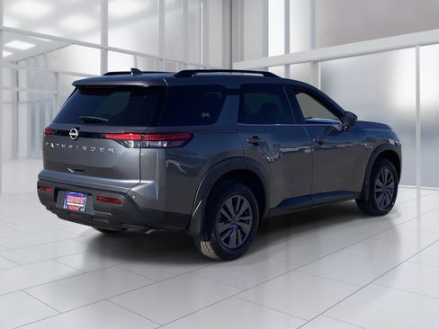 New 2025 Nissan Pathfinder SV image 6