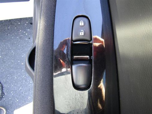 Used 2015 Nissan Leaf SV w/ LED & Quick Charge Package image 32