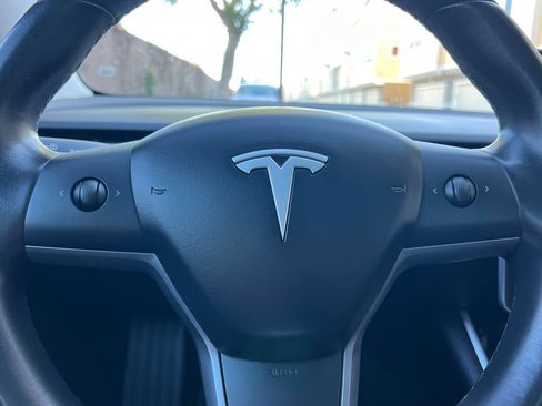 Used 2018 Tesla Model 3 Mid Range image 22