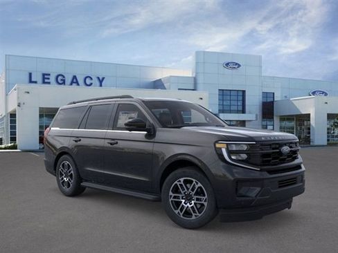 New 2026 Ford Expedition Active image 7