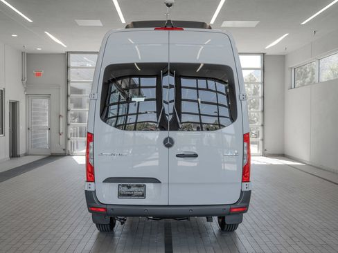 Used 2025 Mercedes-Benz Sprinter 2500 image 14
