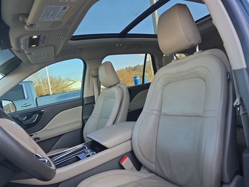 Used 2022 Lincoln Aviator Reserve w/ Elements Package Plus image 12