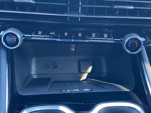 New 2026 Chevrolet Traverse RS w/ LPO, Floor Liner Package FWD image 26