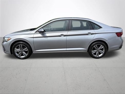 Used 2024 Volkswagen Jetta SE FWD image 8