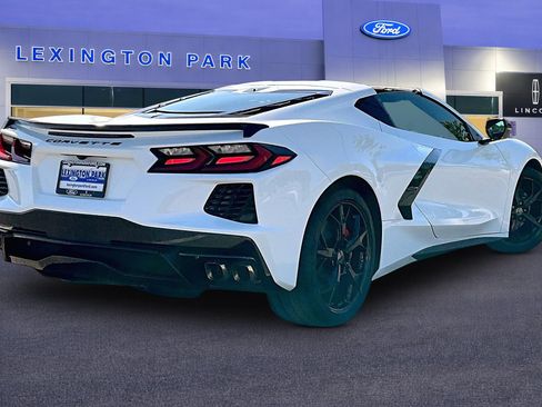 Used 2022 Chevrolet Corvette Stingray Preferred Cpe w/ Engine Appearance Package RWD image 5