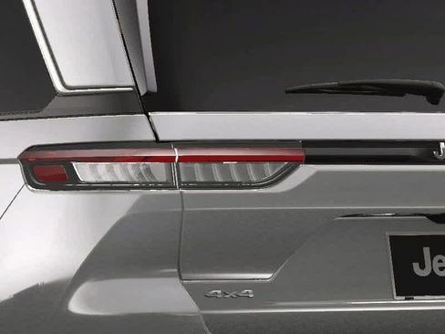 New 2025 Jeep Grand Cherokee Limited image 12