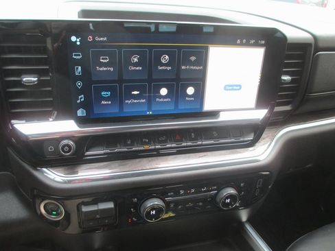 Certified 2024 Chevrolet Silverado 2500 LTZ w/ LTZ Convenience Package image 29