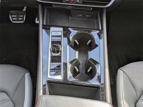 Used 2024 Volkswagen Atlas Peak Edition SE image 22