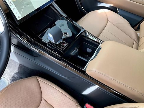 New 2026 Land Rover Range Rover Sport SE AWD/4WD image 8