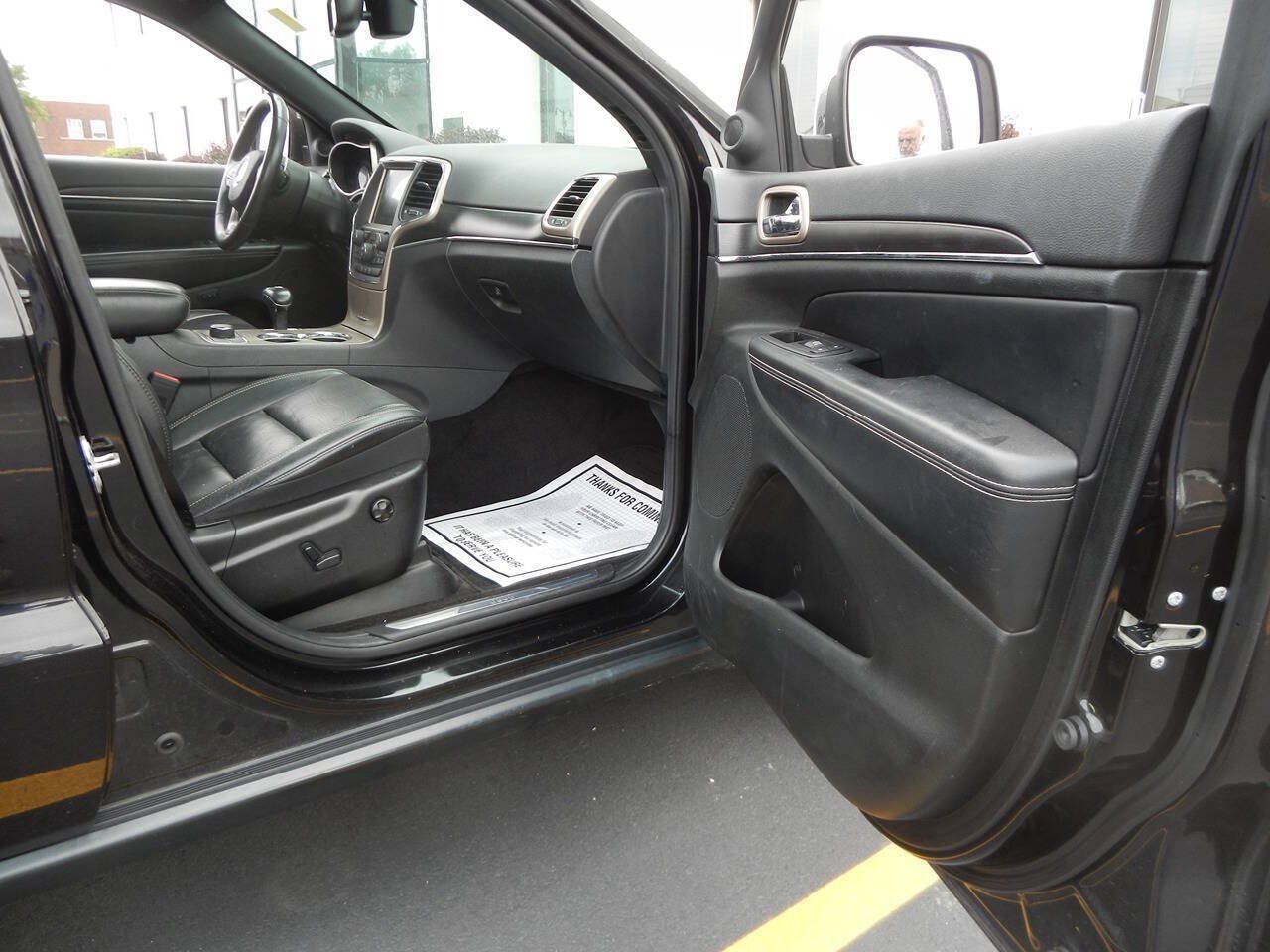 Used 2015 Jeep Grand Cherokee Limited w/ Luxury Group II AWD/4WD image 38